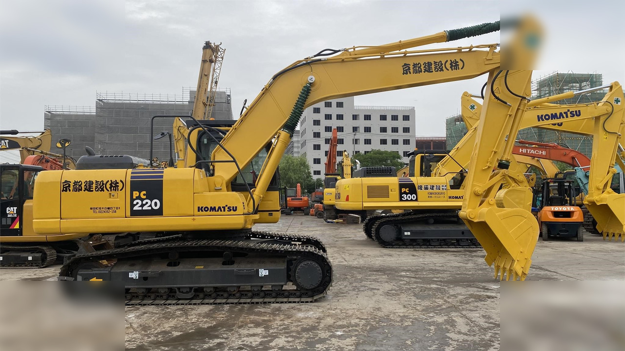 KOMATSU PC220-8 - Гусеничный экскаватор: фото 2 KOMATSU PC220-8 - Гусеничный экскаватор: фото 2