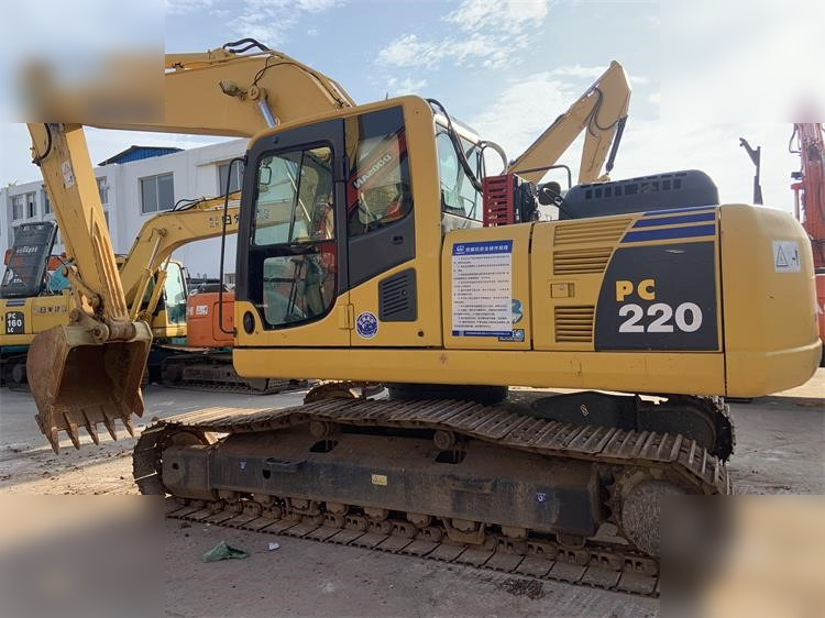 KOMATSU PC220-8N1 - Гусеничный экскаватор: фото 5 KOMATSU PC220-8N1 - Гусеничный экскаватор: фото 5