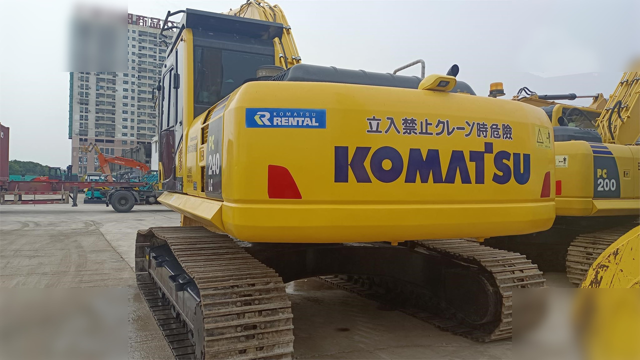 KOMATSU PC240 LC-8 - Гусеничный экскаватор: фото 3 KOMATSU PC240 LC-8 - Гусеничный экскаватор: фото 3