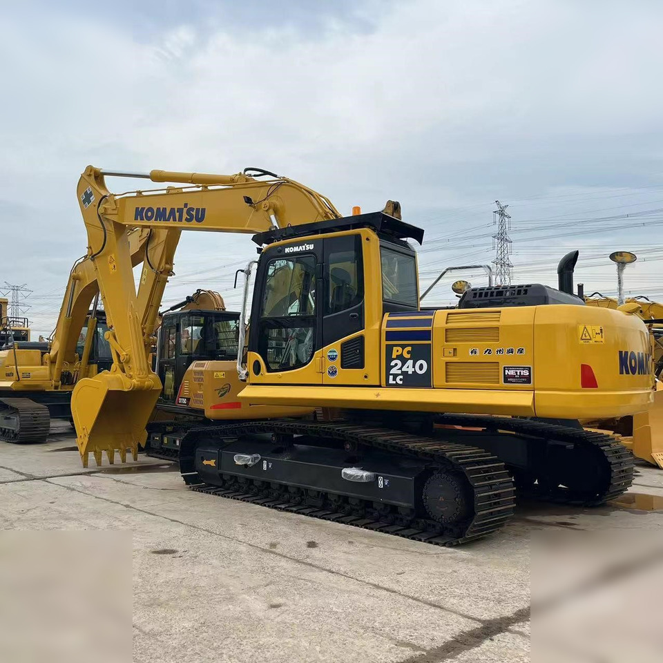 KOMATSU PC240 LC-8M0 - Гусеничный экскаватор: фото 1 KOMATSU PC240 LC-8M0 - Гусеничный экскаватор: фото 1