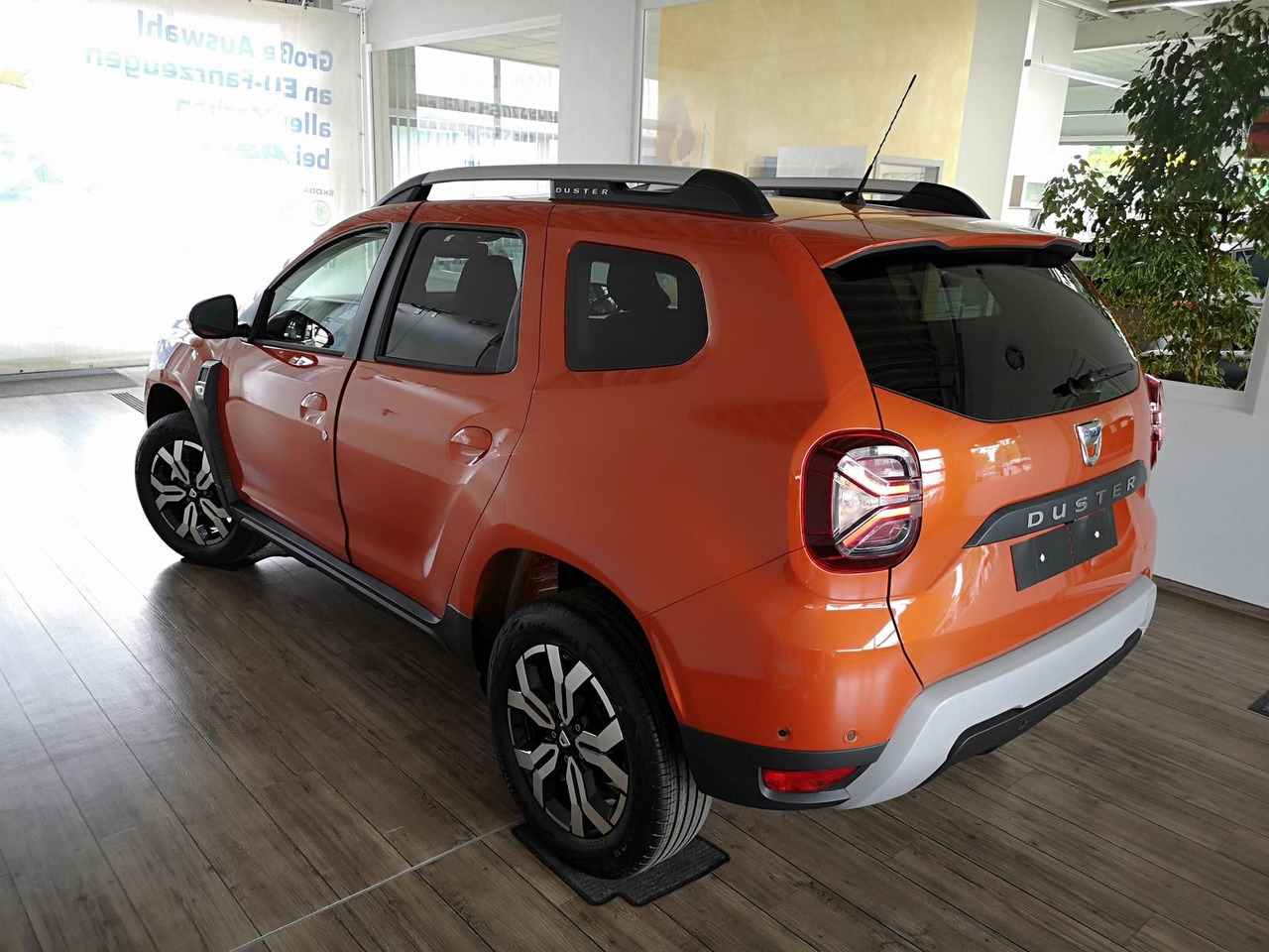 Dacia Duster Prestige Tce 130*KLIMA*SHZ*R-KAM*DAB*NAVI - Внедорожник: фото 4 Dacia Duster Prestige Tce 130*KLIMA*SHZ*R-KAM*DAB*NAVI - Внедорожник: фото 4