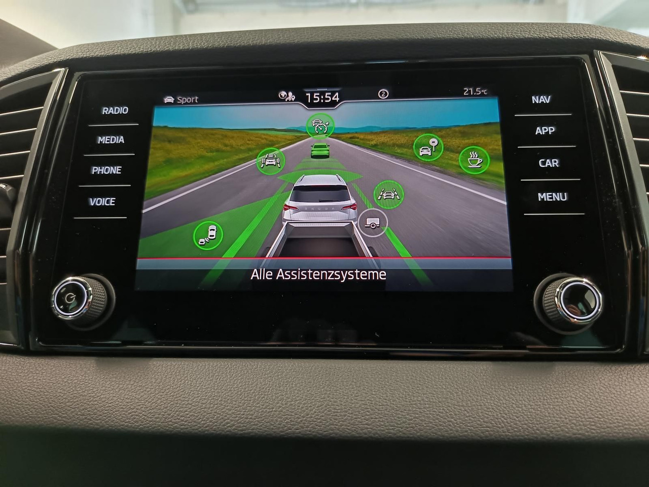 Внедорожник Skoda Karoq Sportline 1,5 TSI DSG*AHK*PSD*STD.HZG*NAVI: фото 15