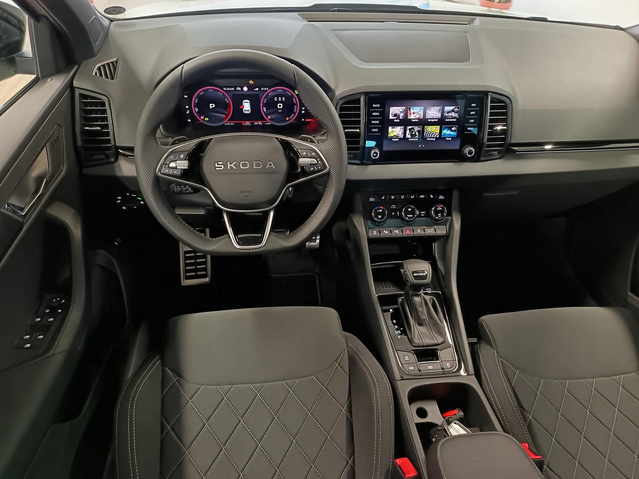 Внедорожник Skoda Karoq Sportline 1,5 TSI DSG*AHK*PSD*STD.HZG*NAVI: фото 7