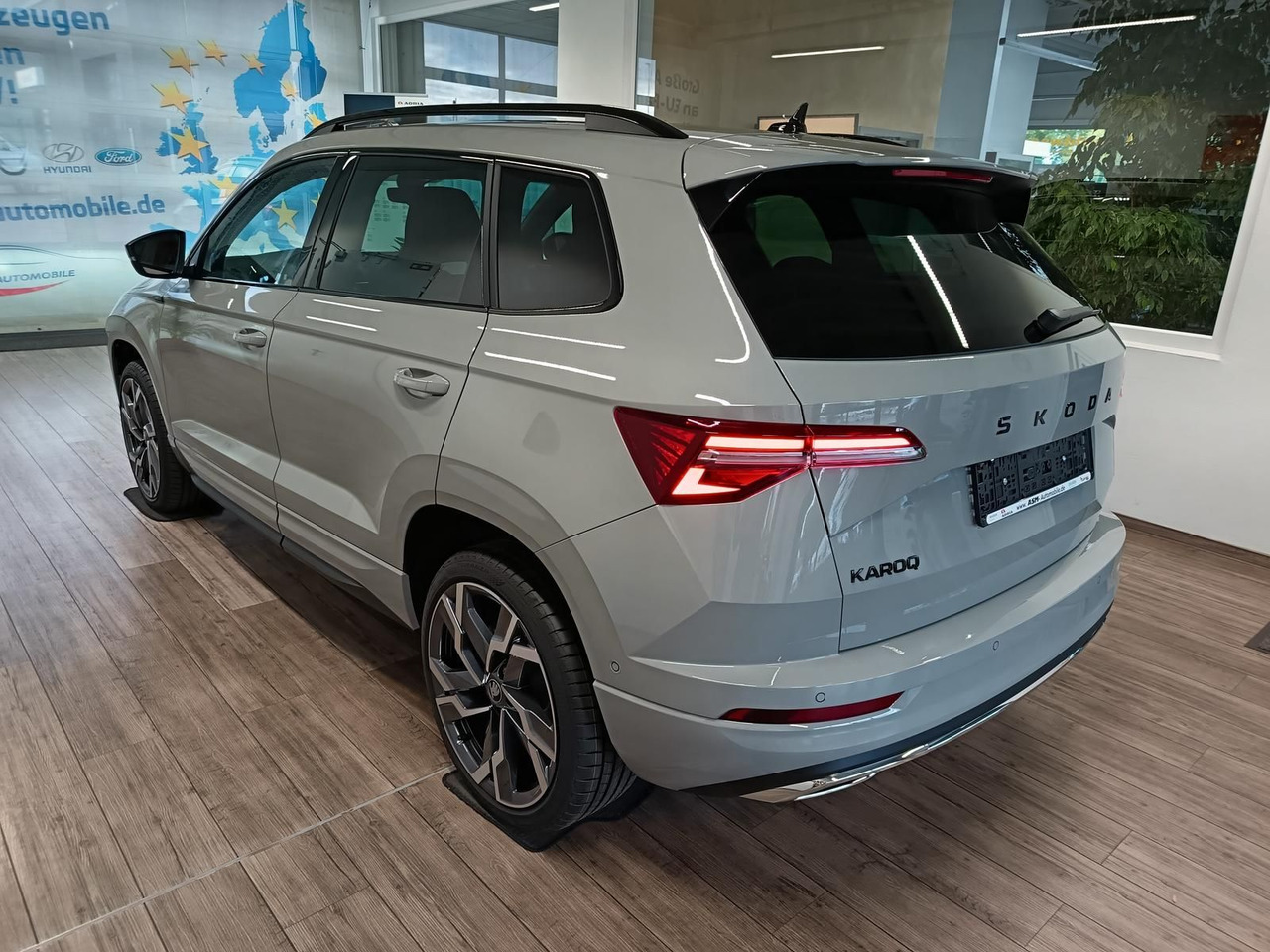 Skoda Karoq Sportline 1,5 TSI DSG*AHK*PSD*STD.HZG*NAVI - Внедорожник: фото 4 Skoda Karoq Sportline 1,5 TSI DSG*AHK*PSD*STD.HZG*NAVI - Внедорожник: фото 4