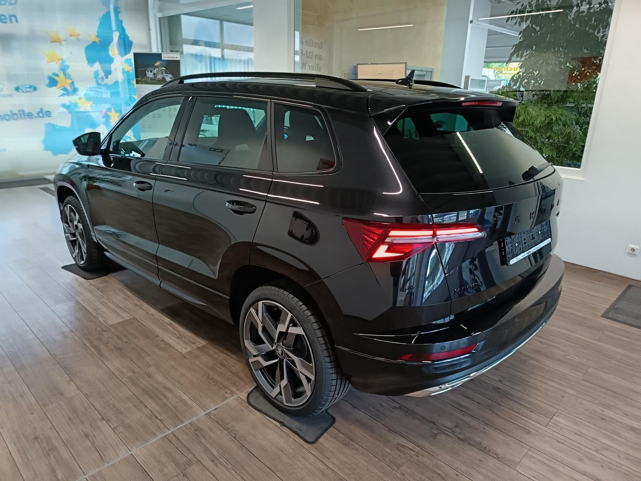 Skoda Karoq Sportline 1,5 TSI DSG*AHK*PSD*STD.HZG*NAVI - Внедорожник: фото 4 Skoda Karoq Sportline 1,5 TSI DSG*AHK*PSD*STD.HZG*NAVI - Внедорожник: фото 4