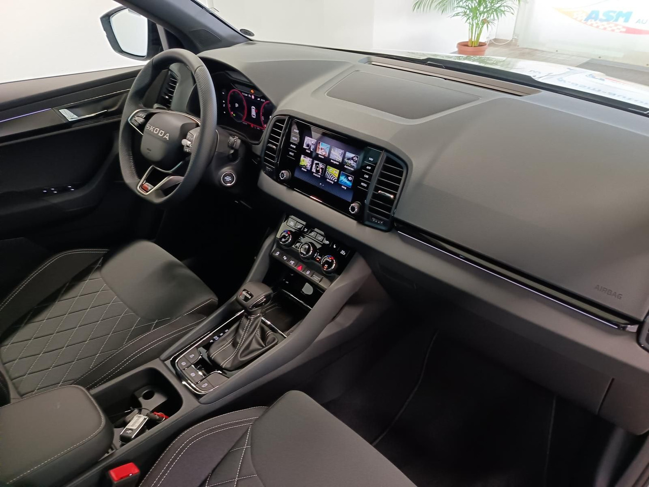 Внедорожник Skoda Karoq Sportline 1,5 TSI DSG*AHK*PSD*STD.HZG*NAVI: фото 20