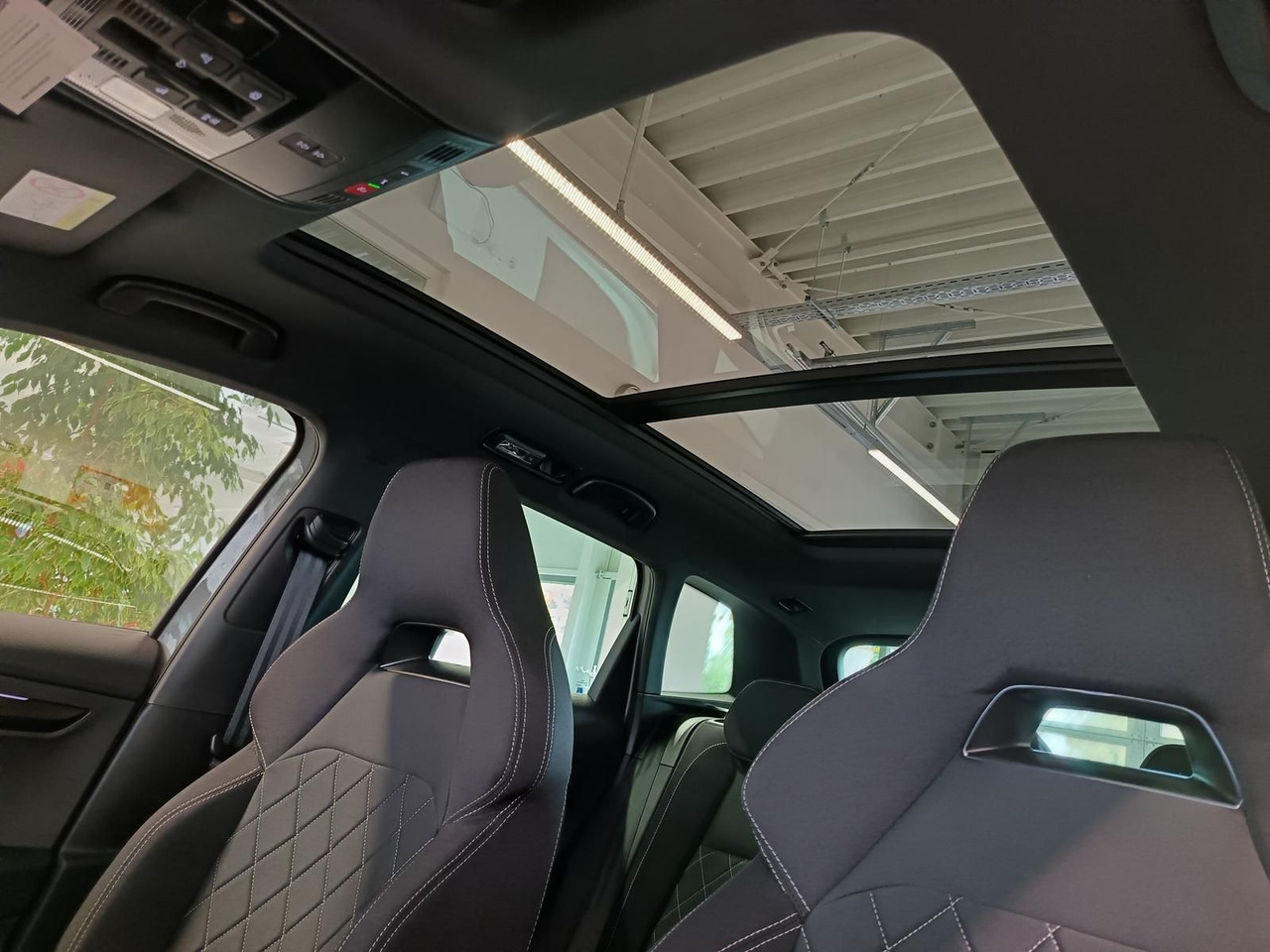 Внедорожник Skoda Karoq Sportline 1,5 TSI DSG*AHK*PSD*STD.HZG*NAVI: фото 18