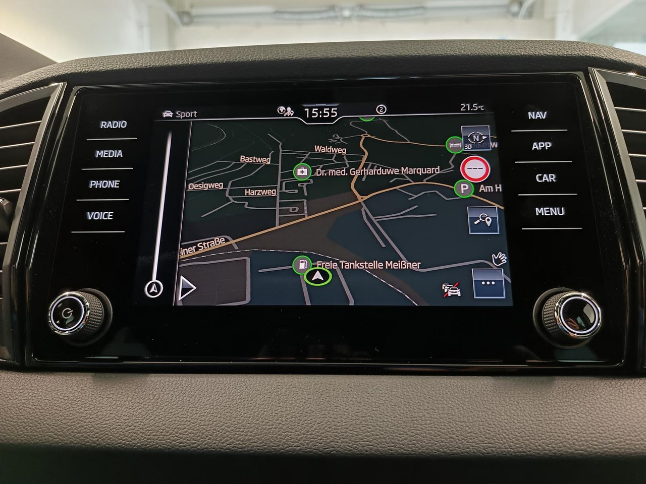 Внедорожник Skoda Karoq Sportline 1,5 TSI DSG*AHK*PSD*STD.HZG*NAVI: фото 12