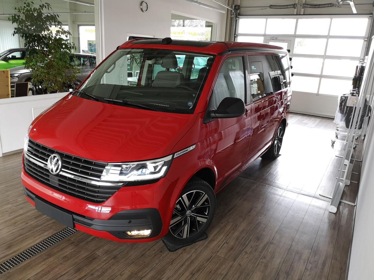 Volkswagen T6.1 California Coast DSG*SONDERZINSAKTION 3,99% - Кастенваген: фото 4 Volkswagen T6.1 California Coast DSG*SONDERZINSAKTION 3,99% - Кастенваген: фото 4