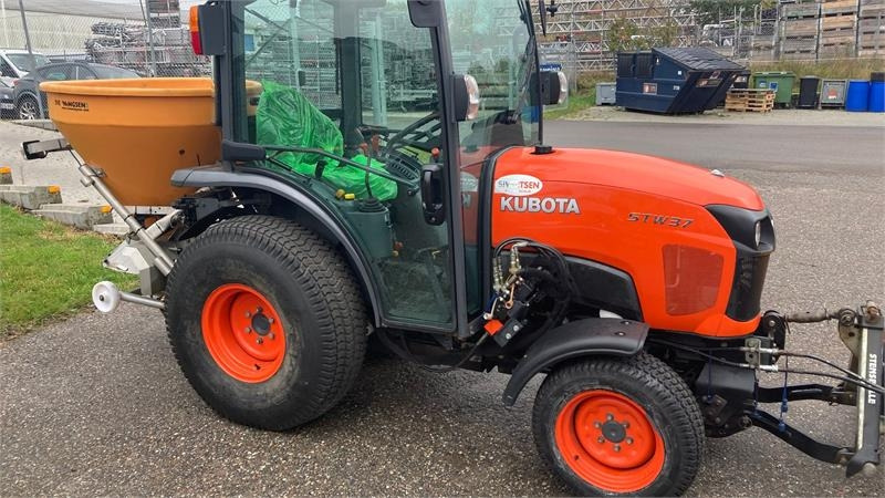 Kubota STW37 Kompakttraktor - Коммунальный трактор: фото 2 Kubota STW37 Kompakttraktor - Коммунальный трактор: фото 2