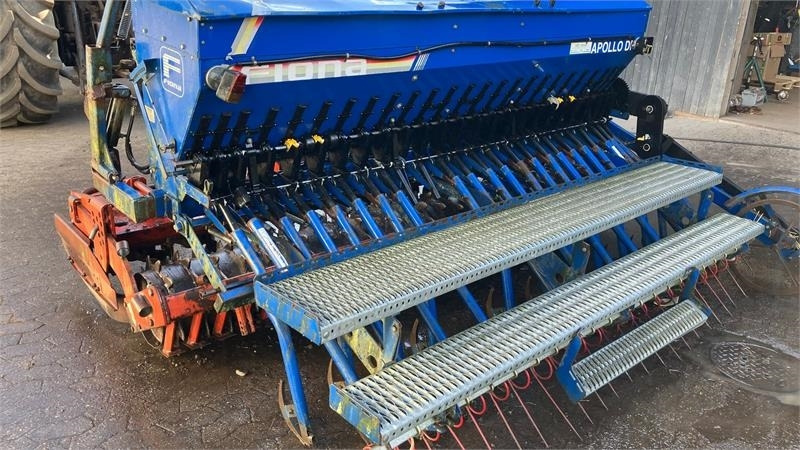 Kuhn HR 3001 M med Fiona Apollo - Посевной комплекс: фото 3 Kuhn HR 3001 M med Fiona Apollo - Посевной комплекс: фото 3