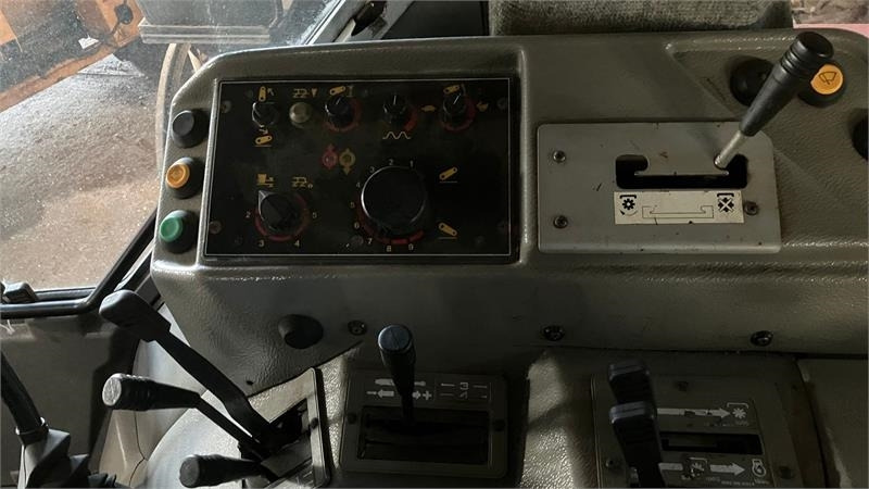 Трактор Massey Ferguson 3095 Dynashift: фото 6 Трактор Massey Ferguson 3095 Dynashift: фото 6