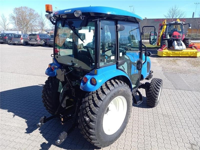 New Holland Boomer 55 - Коммунальный трактор: фото 5 New Holland Boomer 55 - Коммунальный трактор: фото 5