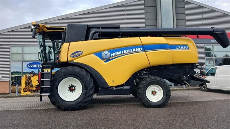 New Holland CX8.90 SLH - Зерноуборочный комбайн: фото 1 New Holland CX8.90 SLH - Зерноуборочный комбайн: фото 1