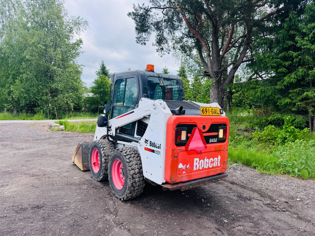 BOBCAT S450 - Мини-погрузчик с бортовым поворотом: фото 3 BOBCAT S450 - Мини-погрузчик с бортовым поворотом: фото 3