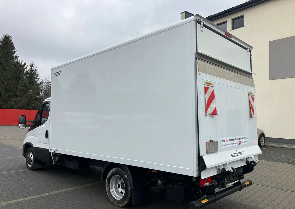 Iveco DAILY 35C16 kontener kurierka winda STAN PERFEKCYJNY - Малотоннажный фургон: фото 4 Iveco DAILY 35C16 kontener kurierka winda STAN PERFEKCYJNY - Малотоннажный фургон: фото 4