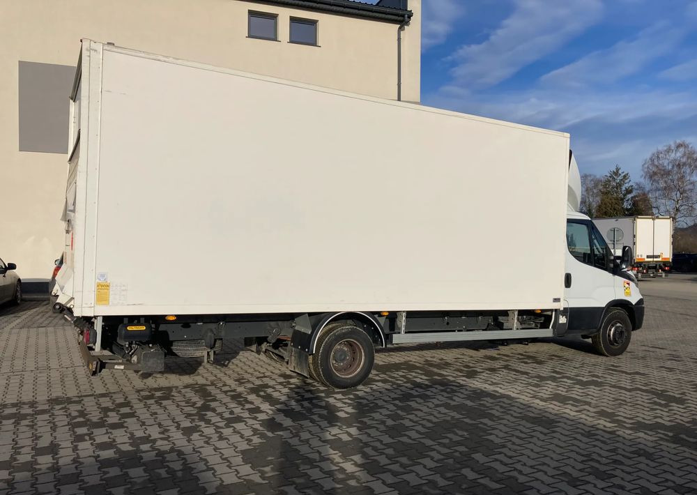 Iveco Iveco Daily 70C18 kurierka kontener 13 palet - Грузовик с закрытым кузовом: фото 4 Iveco Iveco Daily 70C18 kurierka kontener 13 palet - Грузовик с закрытым кузовом: фото 4