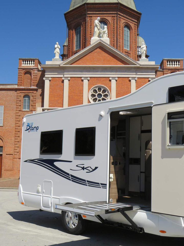 Новый Альковный автодом Fiat Ducato RETRACTABLE PLATFORM (300KG CAPACITY): фото 8 Новый Альковный автодом Fiat Ducato RETRACTABLE PLATFORM (300KG CAPACITY): фото 8