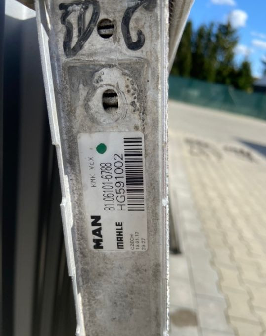 Chłodnica wody MAN TGX euro 6 90 cm - Радиатор для Легковых автомобилей: фото 3 Chłodnica wody MAN TGX euro 6 90 cm - Радиатор для Легковых автомобилей: фото 3
