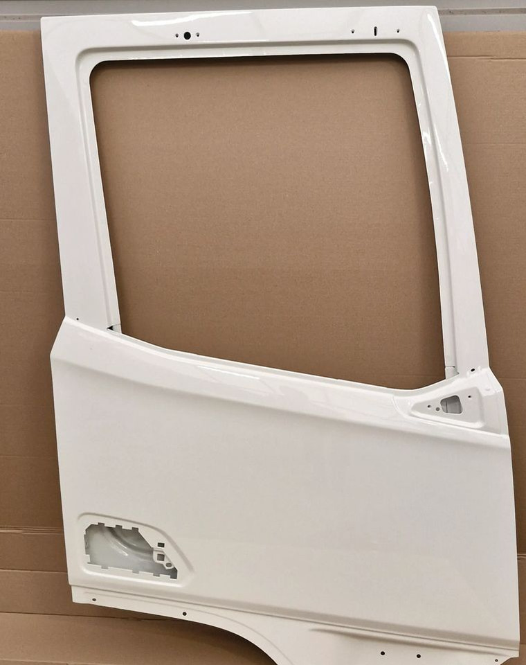 DAF XF XG DRZWI PRAWE - Кузов и экстерьер для Грузовиков: фото 1 DAF XF XG DRZWI PRAWE - Кузов и экстерьер для Грузовиков: фото 1