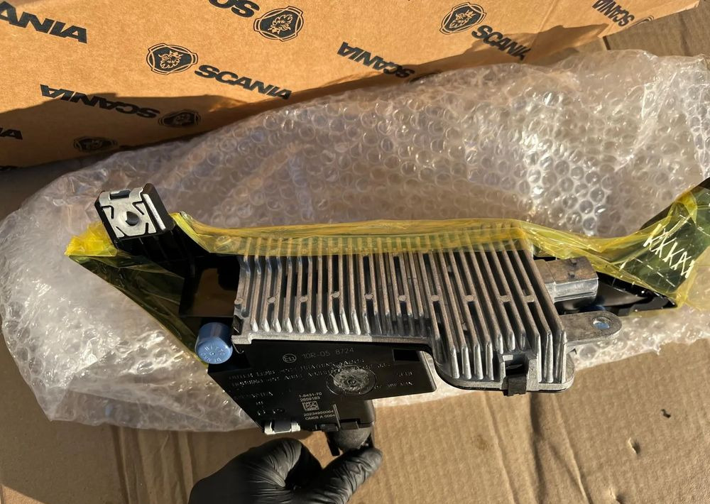 SCANIA R S HALOGEN LEWY NOWY 2659153 - Свет/ Освещение: фото 2 SCANIA R S HALOGEN LEWY NOWY 2659153 - Свет/ Освещение: фото 2