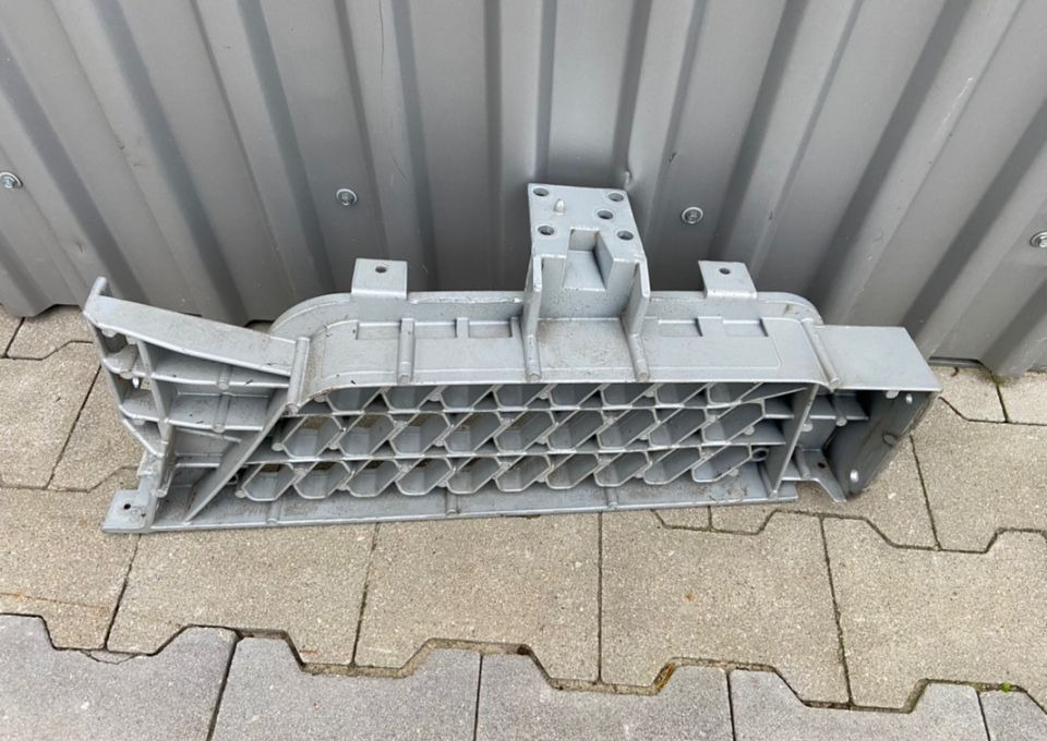 Stopień Volvo FH 4 euro 6 nakładka stopnia - Боковая подножка для Грузовиков: фото 2 Stopień Volvo FH 4 euro 6 nakładka stopnia - Боковая подножка для Грузовиков: фото 2