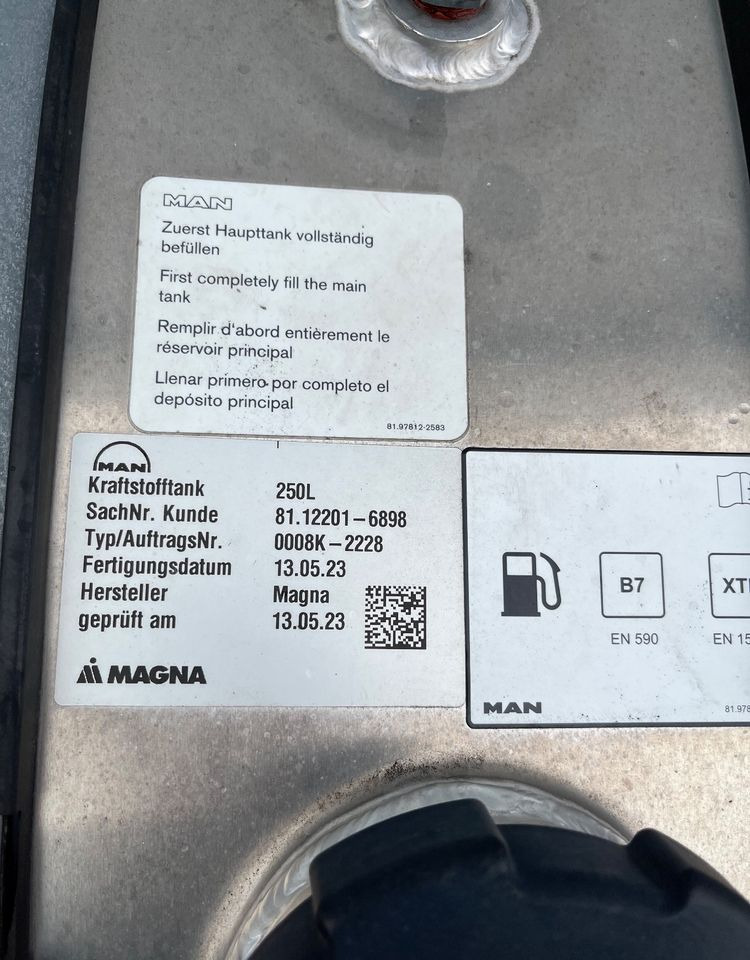 Zbiornik paliwa MAN TGX TGS 250 litrów kompletny - Подготовка топлива для Грузовиков: фото 4 Zbiornik paliwa MAN TGX TGS 250 litrów kompletny - Подготовка топлива для Грузовиков: фото 4