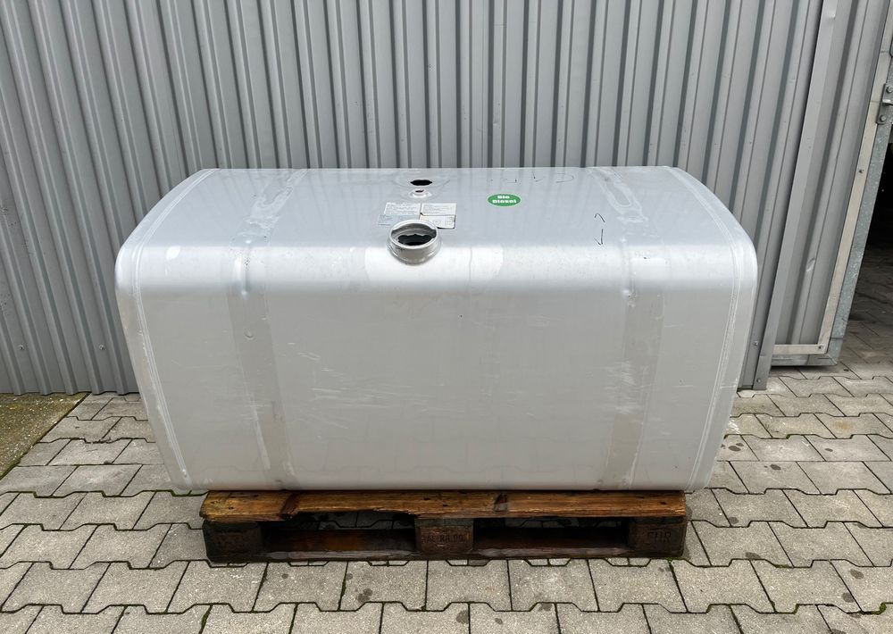 Zbiornik paliwa MAN TGX TGS 580 litrów bak - Подготовка топлива для Грузовиков: фото 1 Zbiornik paliwa MAN TGX TGS 580 litrów bak - Подготовка топлива для Грузовиков: фото 1