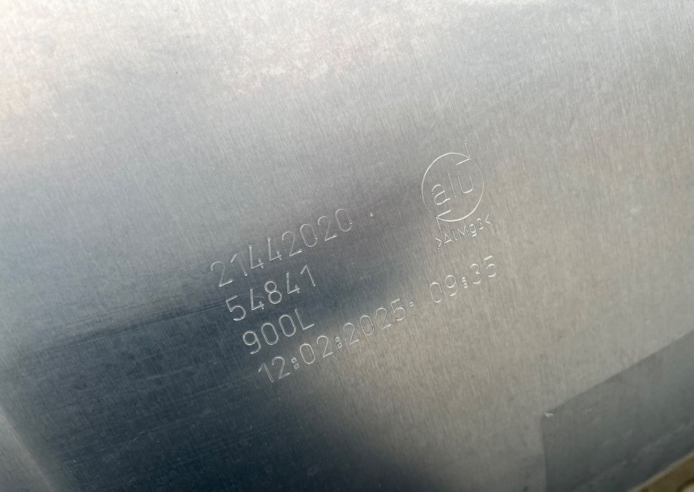 Zbiornik paliwa Volvo FH Renault 900 litrów bak jak nowy - Подготовка топлива для Грузовиков: фото 4 Zbiornik paliwa Volvo FH Renault 900 litrów bak jak nowy - Подготовка топлива для Грузовиков: фото 4