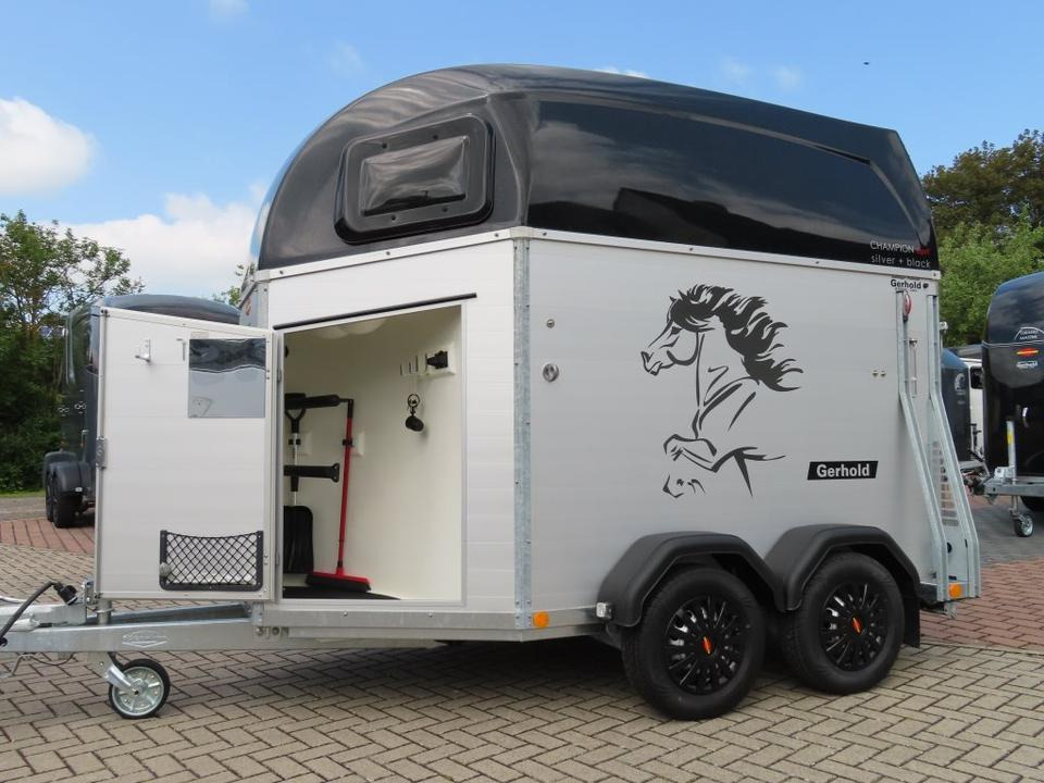 Прицеп-коневоз Böckmann Pferdeanhänger Champion Esprit ISY Sattelkammer 100km/h: фото 13 Прицеп-коневоз Böckmann Pferdeanhänger Champion Esprit ISY Sattelkammer 100km/h: фото 13