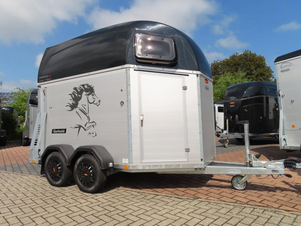 Прицеп-коневоз Böckmann Pferdeanhänger Champion Esprit ISY Sattelkammer 100km/h: фото 19 Прицеп-коневоз Böckmann Pferdeanhänger Champion Esprit ISY Sattelkammer 100km/h: фото 19