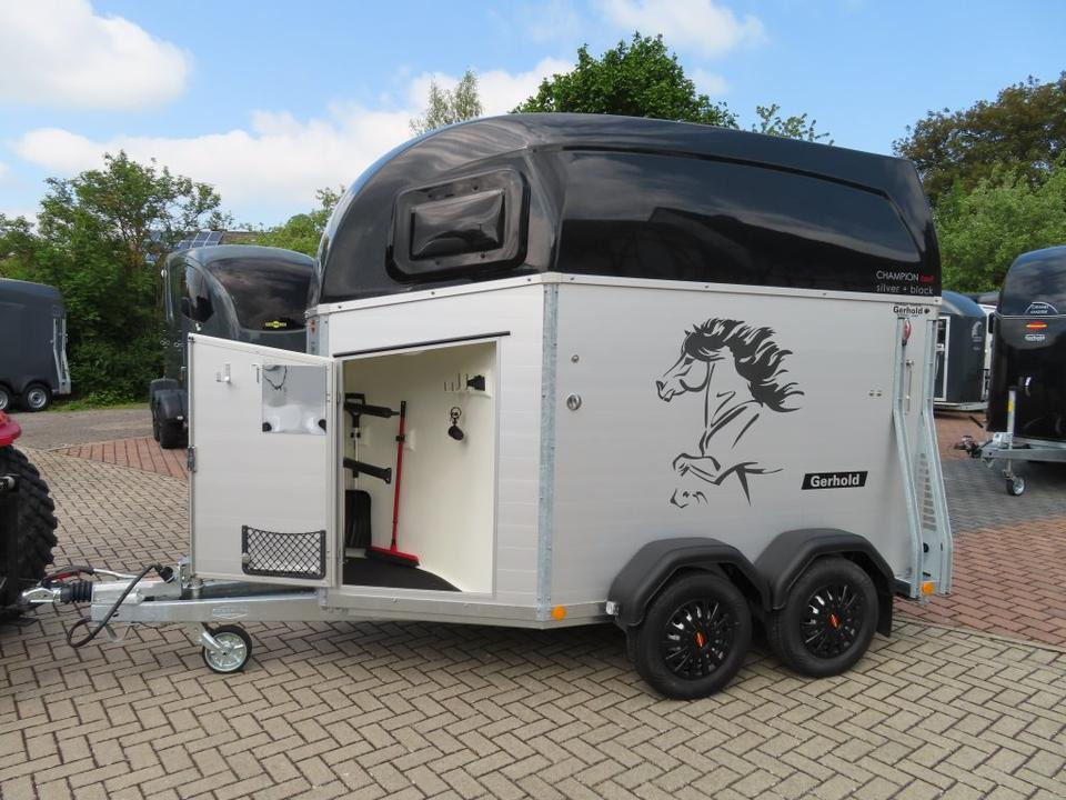 Прицеп-коневоз Böckmann Pferdeanhänger Champion Esprit ISY Sattelkammer 100km/h: фото 18 Прицеп-коневоз Böckmann Pferdeanhänger Champion Esprit ISY Sattelkammer 100km/h: фото 18