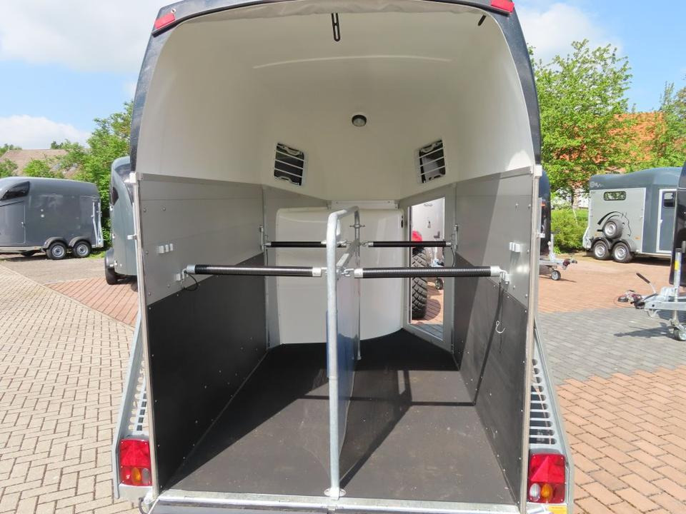 Прицеп-коневоз Böckmann Pferdeanhänger Champion Esprit ISY Sattelkammer 100km/h: фото 10 Прицеп-коневоз Böckmann Pferdeanhänger Champion Esprit ISY Sattelkammer 100km/h: фото 10