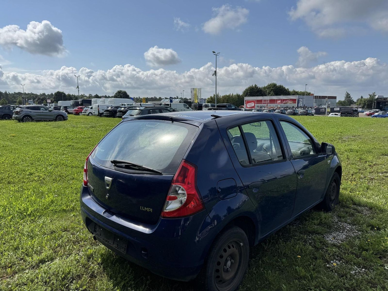 Dacia Sandero 1.4 +ZAHNRIEMEN GERISSEN+ - Легковой автомобиль: фото 5 Dacia Sandero 1.4 +ZAHNRIEMEN GERISSEN+ - Легковой автомобиль: фото 5