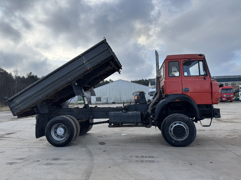 Iveco Magirus 180-23 (GRAND PONT / 4X4 / LAMES / POMPE MANUELLE) - Самосвал: фото 4 Iveco Magirus 180-23 (GRAND PONT / 4X4 / LAMES / POMPE MANUELLE) - Самосвал: фото 4