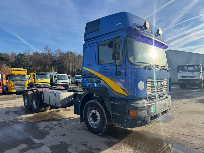 MAN 26.410 (BIG AXLE / 10 TIRES / 6X4 / 6 CYLINDER / MANUAL GEARBOX) - Грузовик-шасси: фото 3 MAN 26.410 (BIG AXLE / 10 TIRES / 6X4 / 6 CYLINDER / MANUAL GEARBOX) - Грузовик-шасси: фото 3
