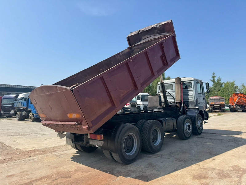 MAN 32.343 (BIG AXLE / STEEL SUSPENSION / MANUAL GEARBOX / 12 TIRES / EURO 2) - Самосвал: фото 5 MAN 32.343 (BIG AXLE / STEEL SUSPENSION / MANUAL GEARBOX / 12 TIRES / EURO 2) - Самосвал: фото 5