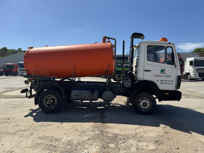 Mercedes-Benz SK 914 (8000 L / STEEL SUSPENSION & MANUAL PUMP / SUSPENSION LAMES & POMPE MANUELLE) - Ассенизатор: фото 4 Mercedes-Benz SK 914 (8000 L / STEEL SUSPENSION & MANUAL PUMP / SUSPENSION LAMES & POMPE MANUELLE) - Ассенизатор: фото 4