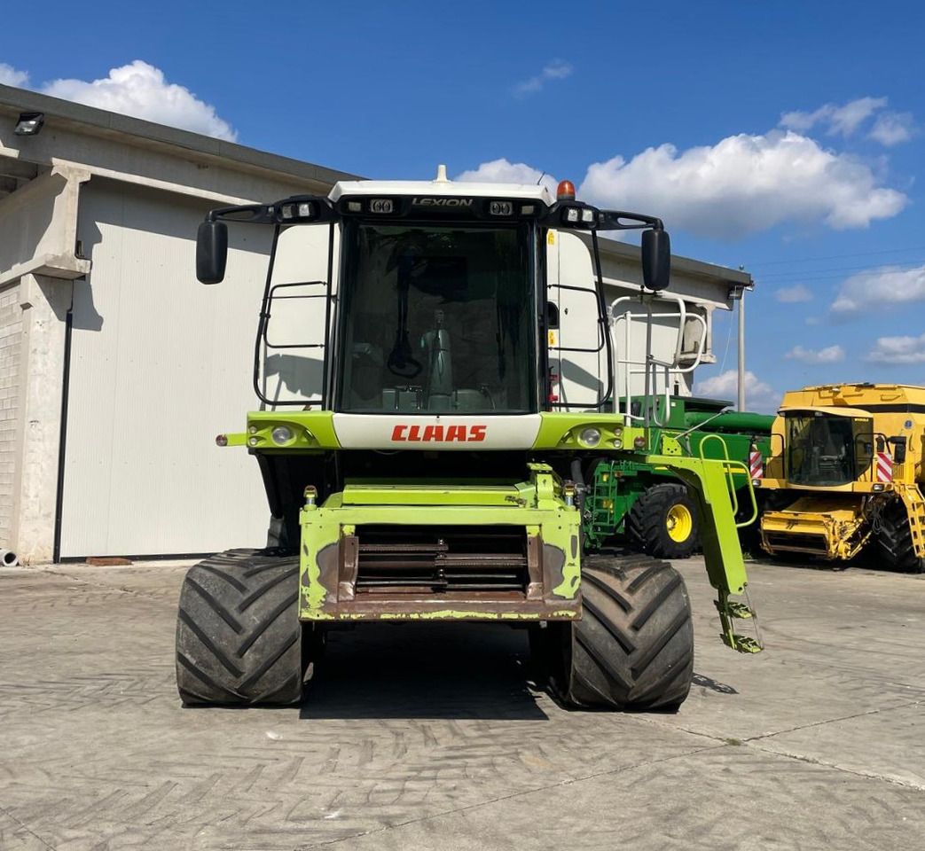 CLAAS MIETITREBBIA LEXION 570TT - Зерноуборочный комбайн: фото 3 CLAAS MIETITREBBIA LEXION 570TT - Зерноуборочный комбайн: фото 3