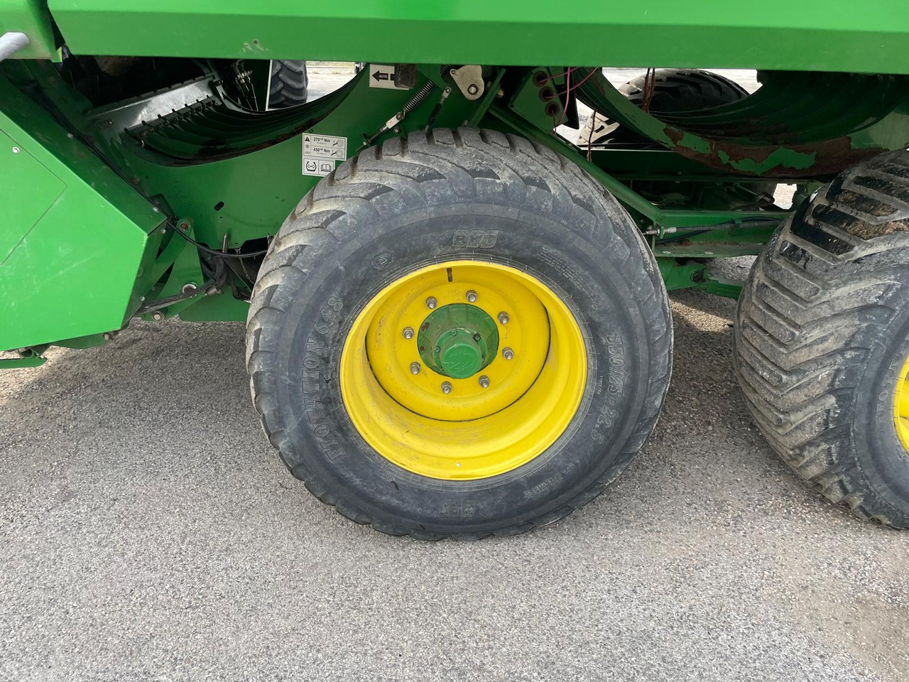 JOHN DEERE PRESSA L1534 - Пресс-подборщик тюковый: фото 5 JOHN DEERE PRESSA L1534 - Пресс-подборщик тюковый: фото 5