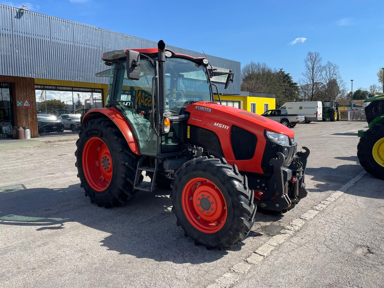 KUBOTA 5111 M - Трактор: фото 2 KUBOTA 5111 M - Трактор: фото 2