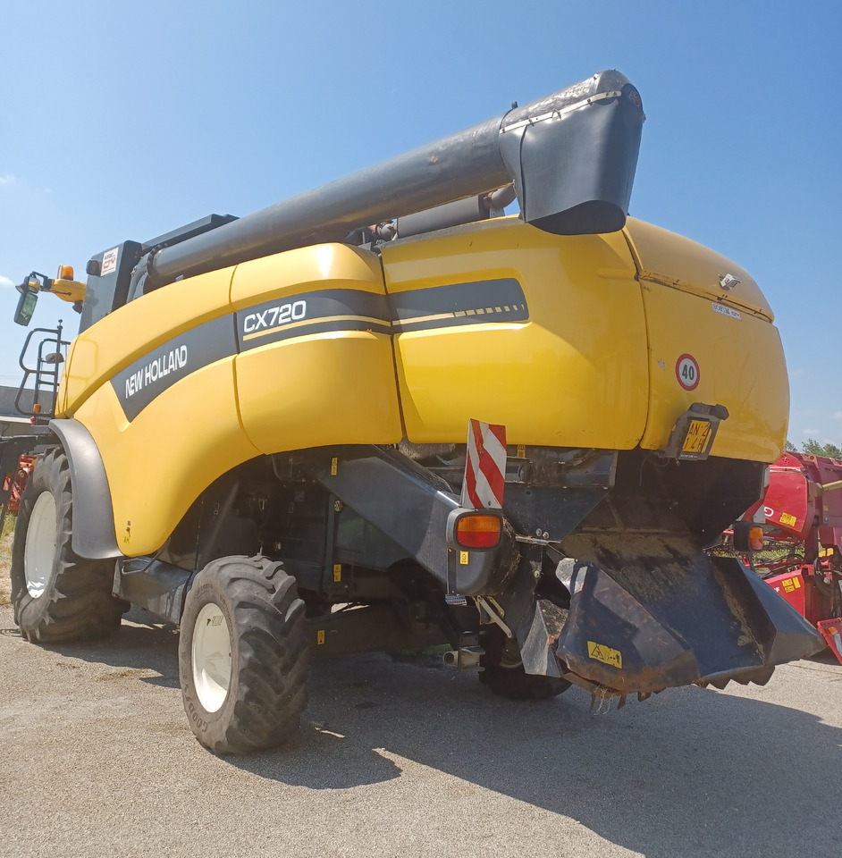 NEW HOLLAND MIETITREBBIA CX 720 - Зерноуборочный комбайн: фото 4 NEW HOLLAND MIETITREBBIA CX 720 - Зерноуборочный комбайн: фото 4