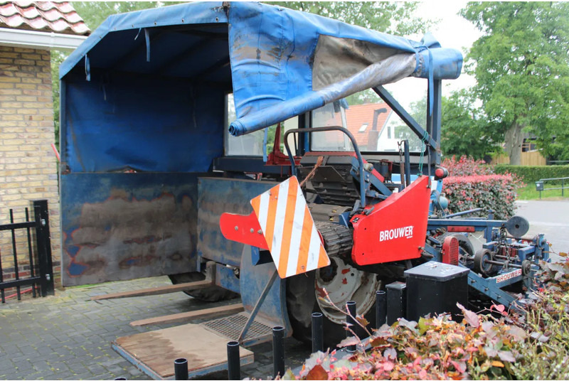 Ford 3000 met brouwer SH1500 graszodensnijder - Трактор: фото 5 Ford 3000 met brouwer SH1500 graszodensnijder - Трактор: фото 5