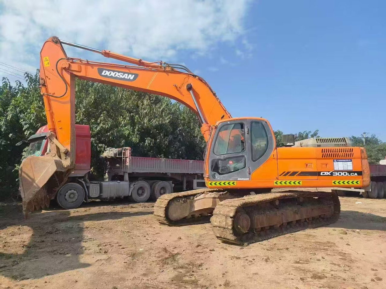 DOOSAN 30 Ton Dx300 Used Excavator Machine Strong Quality Digging Machine Dx340 Dh300 Dh210 Dx225 in China - Гусеничный экскаватор: фото 1 DOOSAN 30 Ton Dx300 Used Excavator Machine Strong Quality Digging Machine Dx340 Dh300 Dh210 Dx225 in China - Гусеничный экскаватор: фото 1