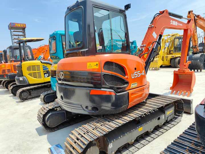 Perfect Condition Kubota U55-4 Japan Brand Mini Excavator with Pusher for Sale 90% Brand New Mini Kubota U25 35 55 5tons - Экскаватор: фото 2 Perfect Condition Kubota U55-4 Japan Brand Mini Excavator with Pusher for Sale 90% Brand New Mini Kubota U25 35 55 5tons - Экскаватор: фото 2