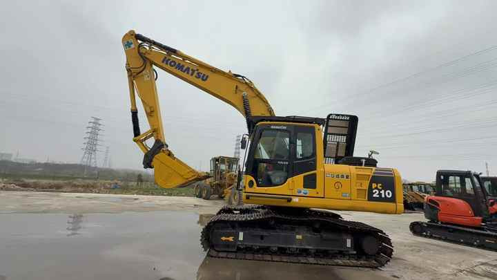 Used Good Quality Japan Original PC210-8 in Good Condition PC210-8 Komatsu - Гусеничный экскаватор: фото 5 Used Good Quality Japan Original PC210-8 in Good Condition PC210-8 Komatsu - Гусеничный экскаватор: фото 5