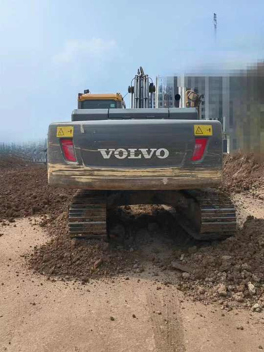 Used Volvo Brand Original EC200B Model Excavator with Good Working Condition for Sale - Гусеничный экскаватор: фото 5 Used Volvo Brand Original EC200B Model Excavator with Good Working Condition for Sale - Гусеничный экскаватор: фото 5