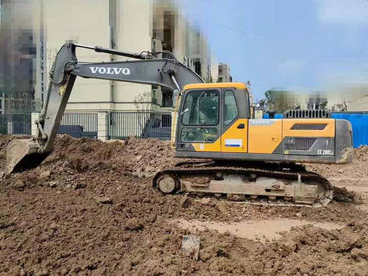 Used Volvo Brand Original EC200B Model Excavator with Good Working Condition for Sale - Гусеничный экскаватор: фото 3 Used Volvo Brand Original EC200B Model Excavator with Good Working Condition for Sale - Гусеничный экскаватор: фото 3