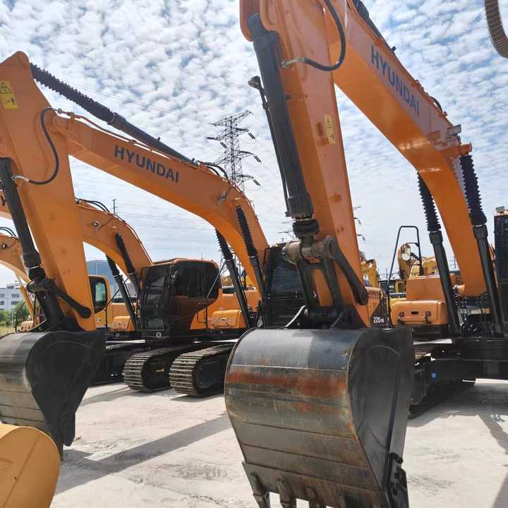 Used hyundai 220-9 Excavator with Good Performance for Sale - Экскаватор: фото 2 Used hyundai 220-9 Excavator with Good Performance for Sale - Экскаватор: фото 2