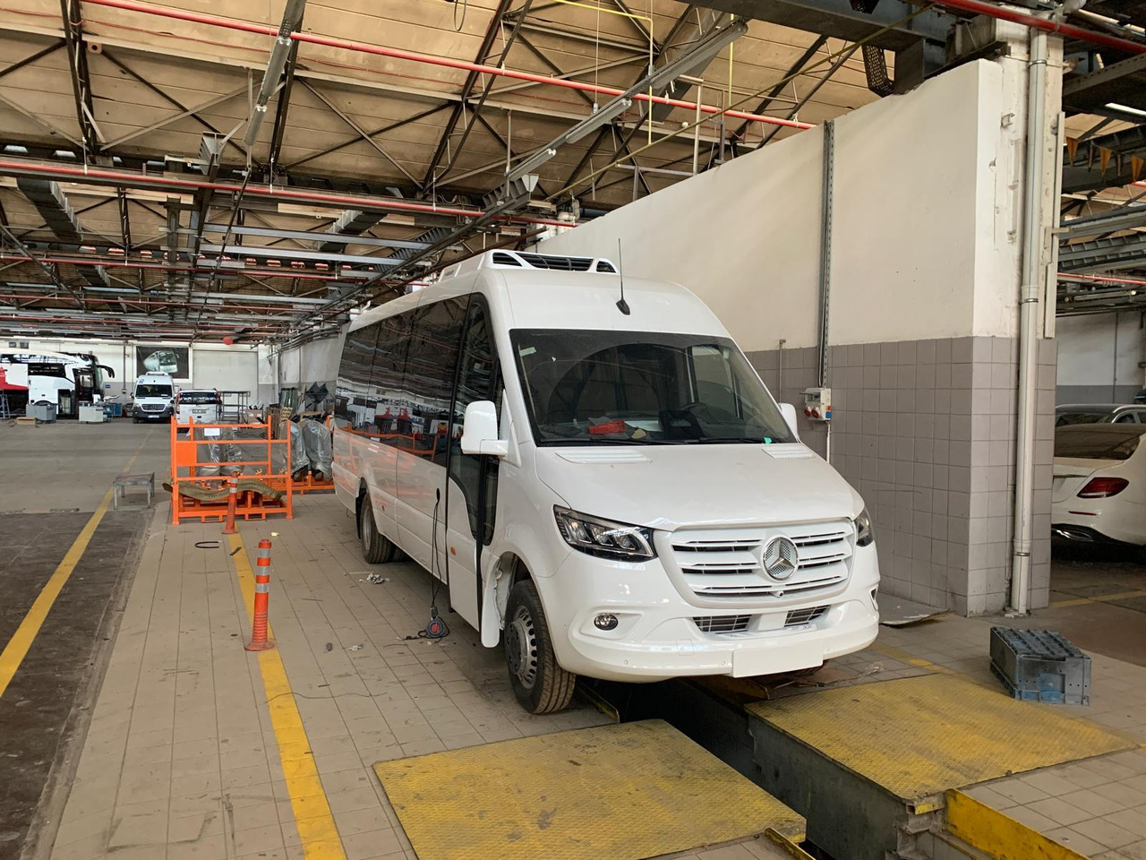 MERCEDES-BENZ SPRINTER 519 - Микроавтобус, Пассажирский фургон: фото 1 MERCEDES-BENZ SPRINTER 519 - Микроавтобус, Пассажирский фургон: фото 1